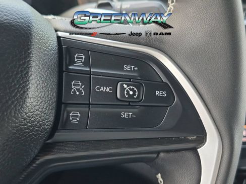Used 2023 Jeep Grand Cherokee L Altitude AWD/4WD image 22