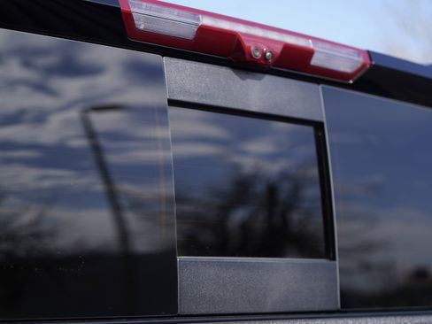 Used 2025 Chevrolet Silverado 1500 ZR2 w/ Technology Package image 44