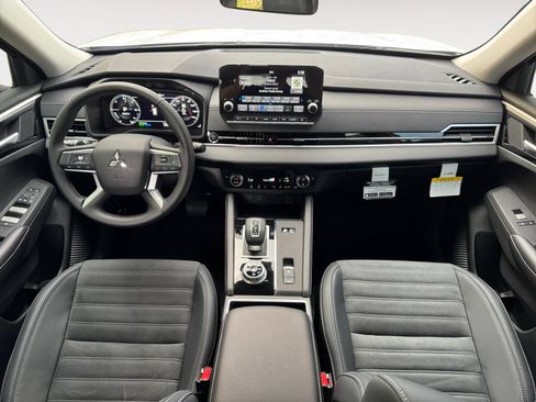Used 2025 Mitsubishi Outlander SE AWD/4WD image 10
