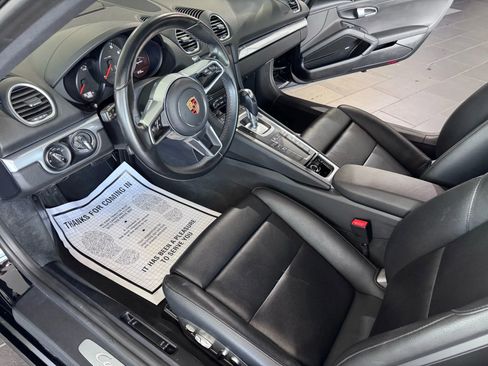 Used 2019 Porsche 718 Cayman image 9
