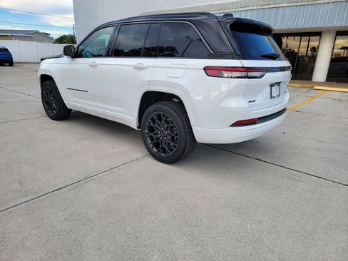 New 2026 Jeep Grand Cherokee Summit AWD/4WD image 3