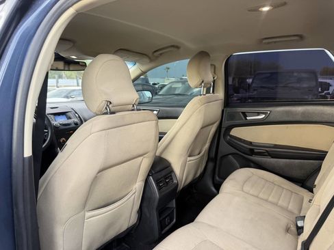 Used 2019 Ford Edge SE image 24