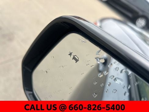 Used 2020 Chevrolet Traverse RS w/ LPO, Floor Liner Package FWD image 11