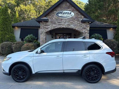 Used 2018 Mitsubishi Outlander GT AWD/4WD image 1