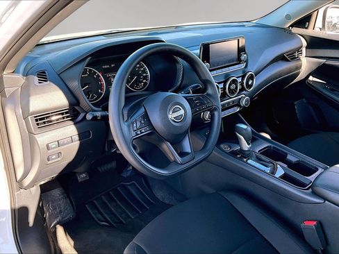 Used 2025 Nissan Sentra S image 17
