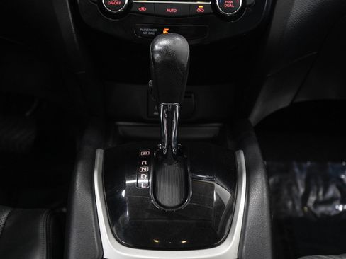 Used 2015 Nissan Rogue SL w/ SL Premium Package AWD/4WD image 19