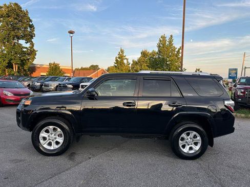 Used 2015 Toyota 4Runner SR5 AWD/4WD image 8
