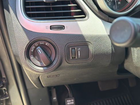 Used 2020 Dodge Journey SE w/ SE Popular Equipment Group FWD image 13