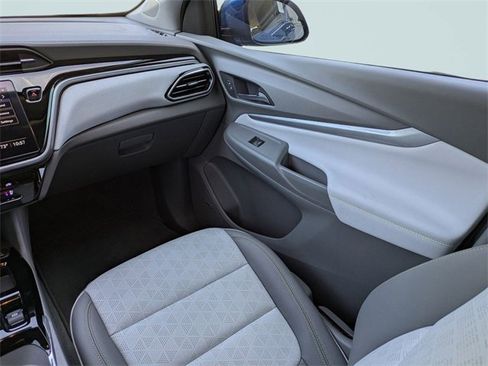 Used 2023 Chevrolet Bolt EUV Premier w/ Sun & Sound Package image 18