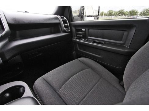 Used 2024 RAM 2500 Tradesman w/ Chrome Appearance Group AWD/4WD image 13