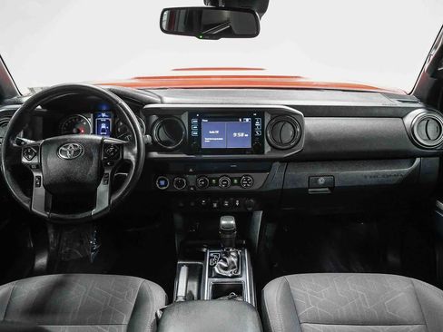 Certified 2019 Toyota Tacoma TRD Sport w/ Technology Package image 13