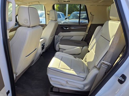 Used 2021 GMC Yukon Denali w/ Denali Premium Package image 18