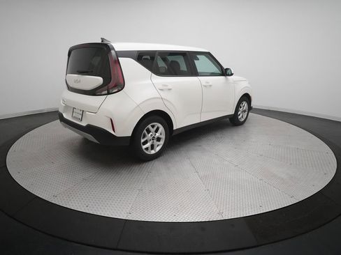 Certified 2023 Kia Soul LX w/ LX Technology Package FWD image 33