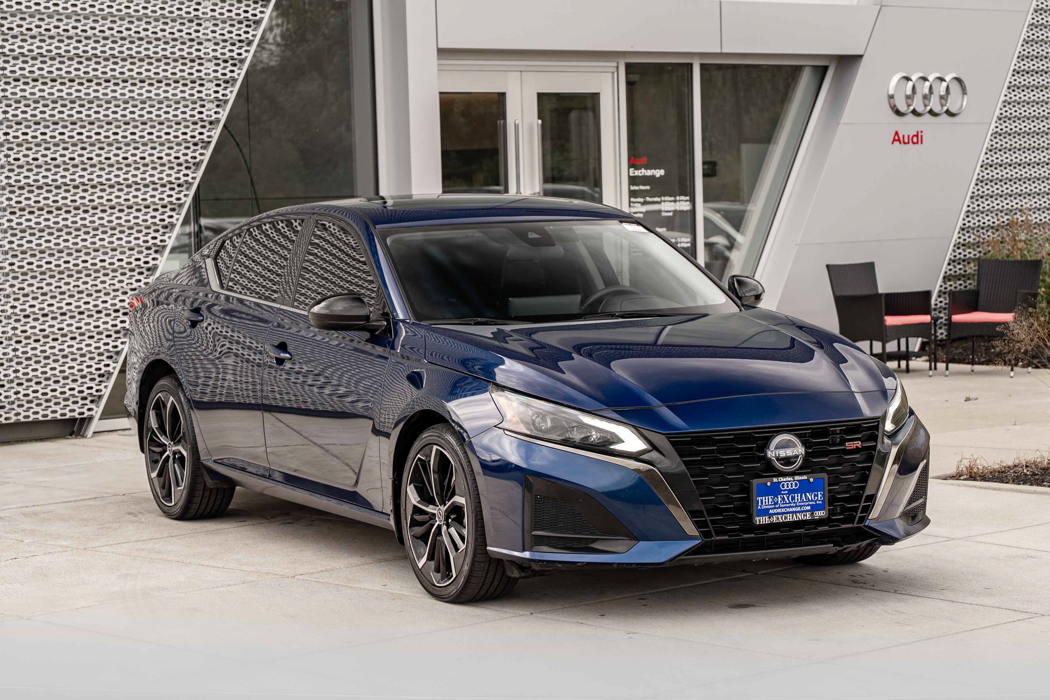 Used 2023 Nissan Altima 2.5 SR w/ SR Premium Package AWD/4WD image 2