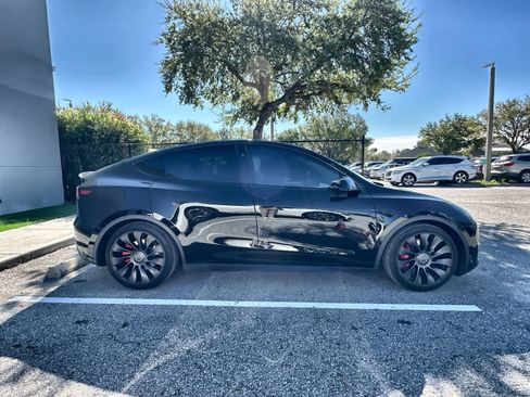 Used 2024 Tesla Model Y Performance image 9