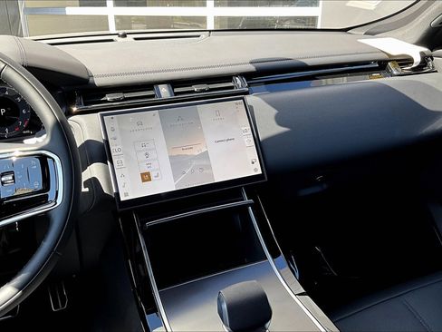 New 2026 Land Rover Range Rover Velar Dynamic SE image 7
