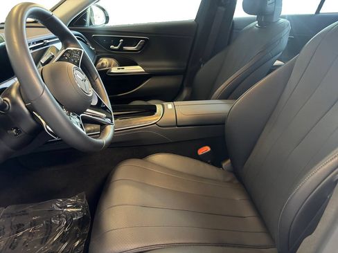 Used 2025 Mercedes-Benz E 350 4MATIC Sedan image 9