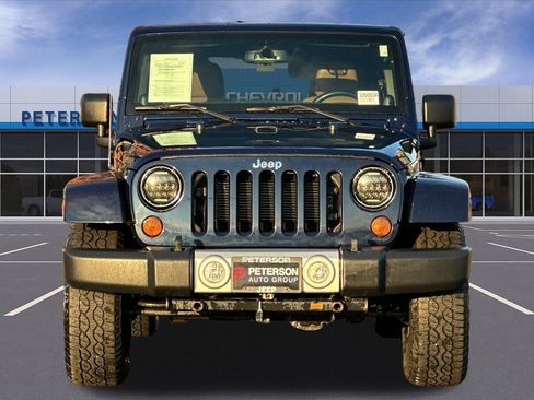 Used 2013 Jeep Wrangler Unlimited Sahara w/ Connectivity Group image 9