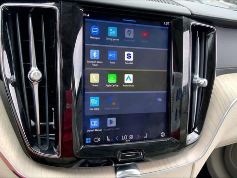 Used 2022 Volvo XC60 B5 Inscription w/ Advanced Package image 32