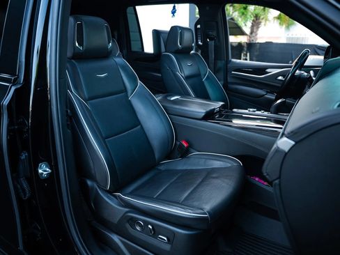 Used 2021 Cadillac Escalade ESV Sport AWD/4WD image 29