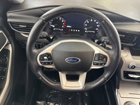Used 2021 Ford Explorer XLT w/ Equipment Group 202A AWD/4WD image 15
