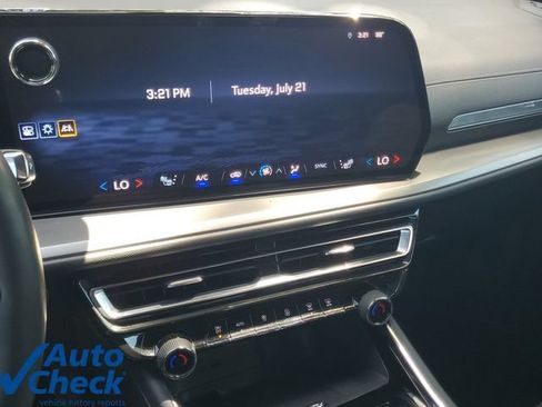 Used 2024 Chevrolet Traverse LT w/ Midnight/Sport Edition FWD image 27