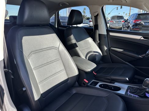 Used 2019 Volkswagen Passat 2.0T Wolfsburg image 24