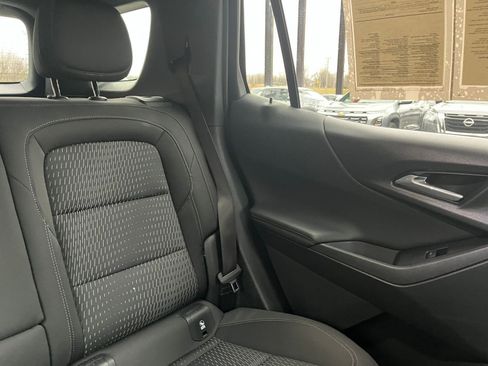 Used 2025 Chevrolet Equinox LT image 37