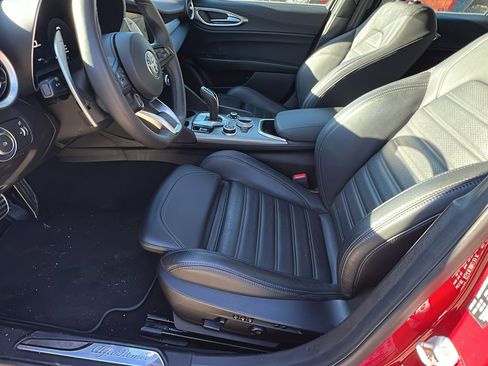 Used 2025 Alfa Romeo Giulia AWD w/ Veloce Package AWD image 16