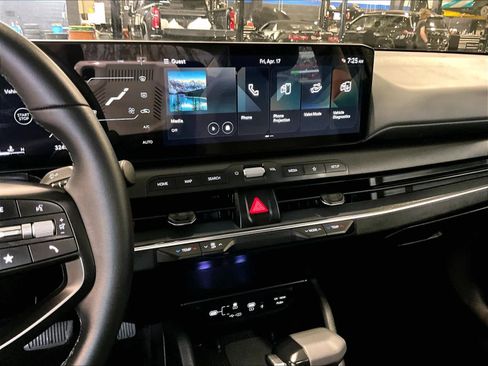 Used 2025 Kia K4 EX image 18