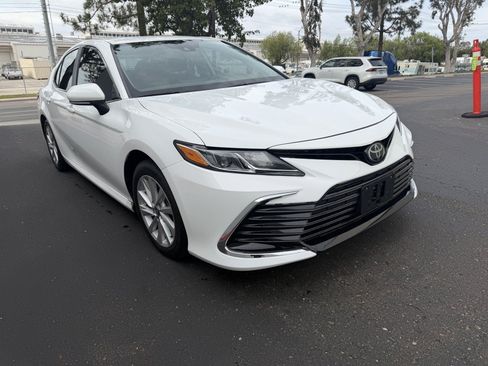 Used 2024 Toyota Camry LE w/ Convenience Package FWD image 2