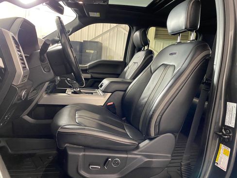 Used 2018 Ford F150 Platinum w/ Equipment Group 701A Luxury image 4