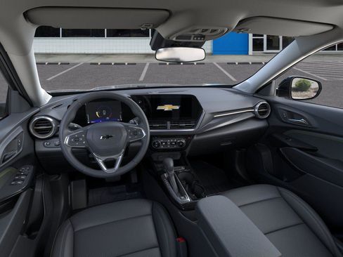 New 2026 Chevrolet Trax ACTIV w/ Sunroof Package FWD image 16
