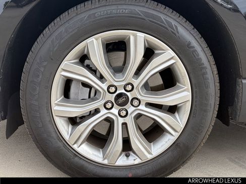 Used 2024 Ford Edge Titanium image 10