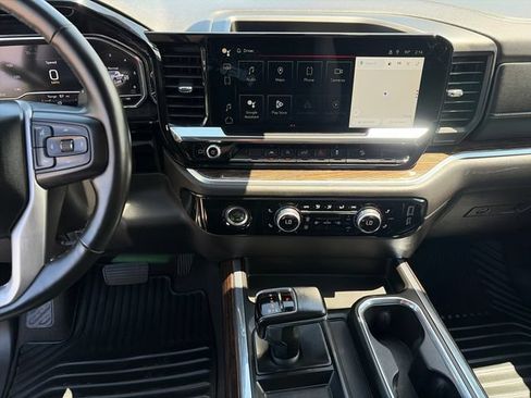 Used 2024 GMC Sierra 1500 Elevation w/ X31 Off-Road Package AWD/4WD image 17