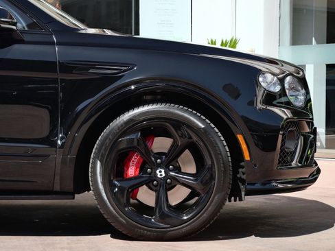 Used 2023 Bentley Bentayga AWD/4WD image 6