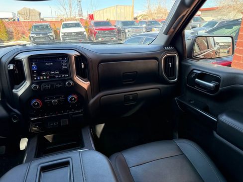Used 2021 Chevrolet Silverado 1500 LT Trail Boss w/ Convenience Package II AWD/4WD image 16