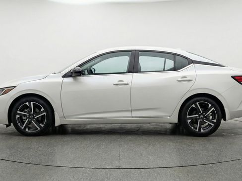 Used 2025 Nissan Sentra SV image 5
