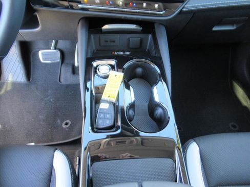 Used 2025 Buick Envision Sport Touring image 21