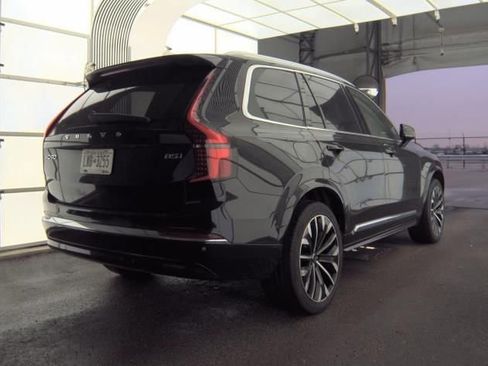 Used 2025 Volvo XC90 B5 Plus AWD/4WD image 5