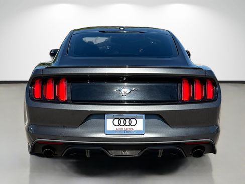 Used 2017 Ford Mustang Premium image 4