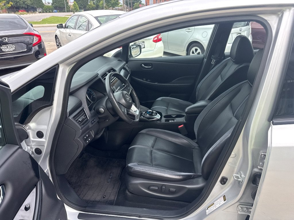 Used 2018 Nissan Leaf SL w/ SL Technology Package FWD image 11