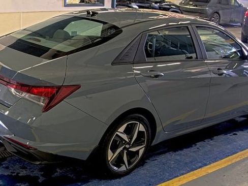 Used 2023 Hyundai Elantra SEL w/ Convenience Package image 6