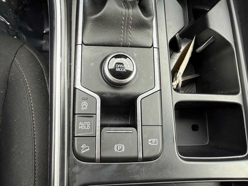 Used 2025 Kia Sorento LX FWD image 27