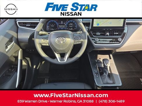 Used 2026 Toyota Corolla Cross XLE w/ Convenience Package FWD image 7