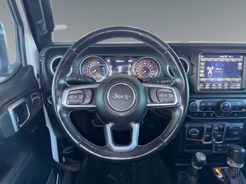 Used 2020 Jeep Gladiator Overland image 17