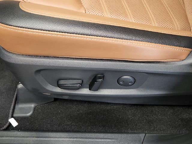 Used 2025 Nissan Pathfinder Platinum w/ Cargo Package AWD/4WD image 16