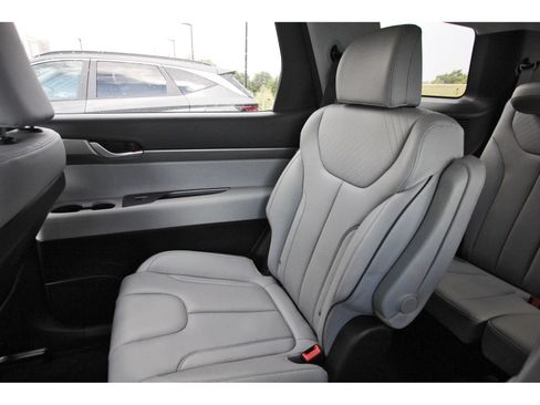 Certified 2025 Hyundai Palisade SEL FWD image 13