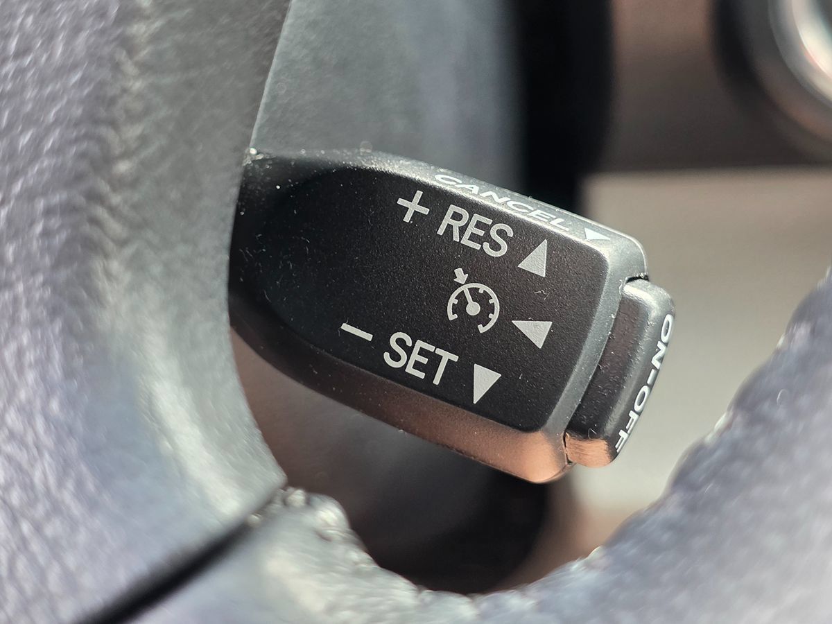 Used 2012 Toyota Camry XLE w/ Leather Pkg FWD image 52