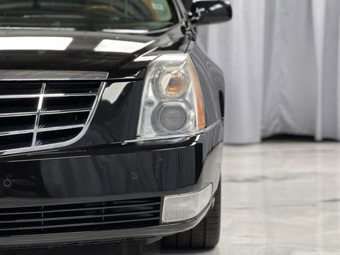 Used 2011 Cadillac DTS Platinum image 4